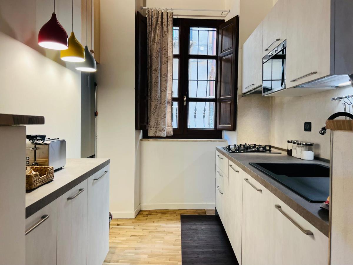 Suite "Le Vele" In The Heart Of The City Cagliari Exterior photo